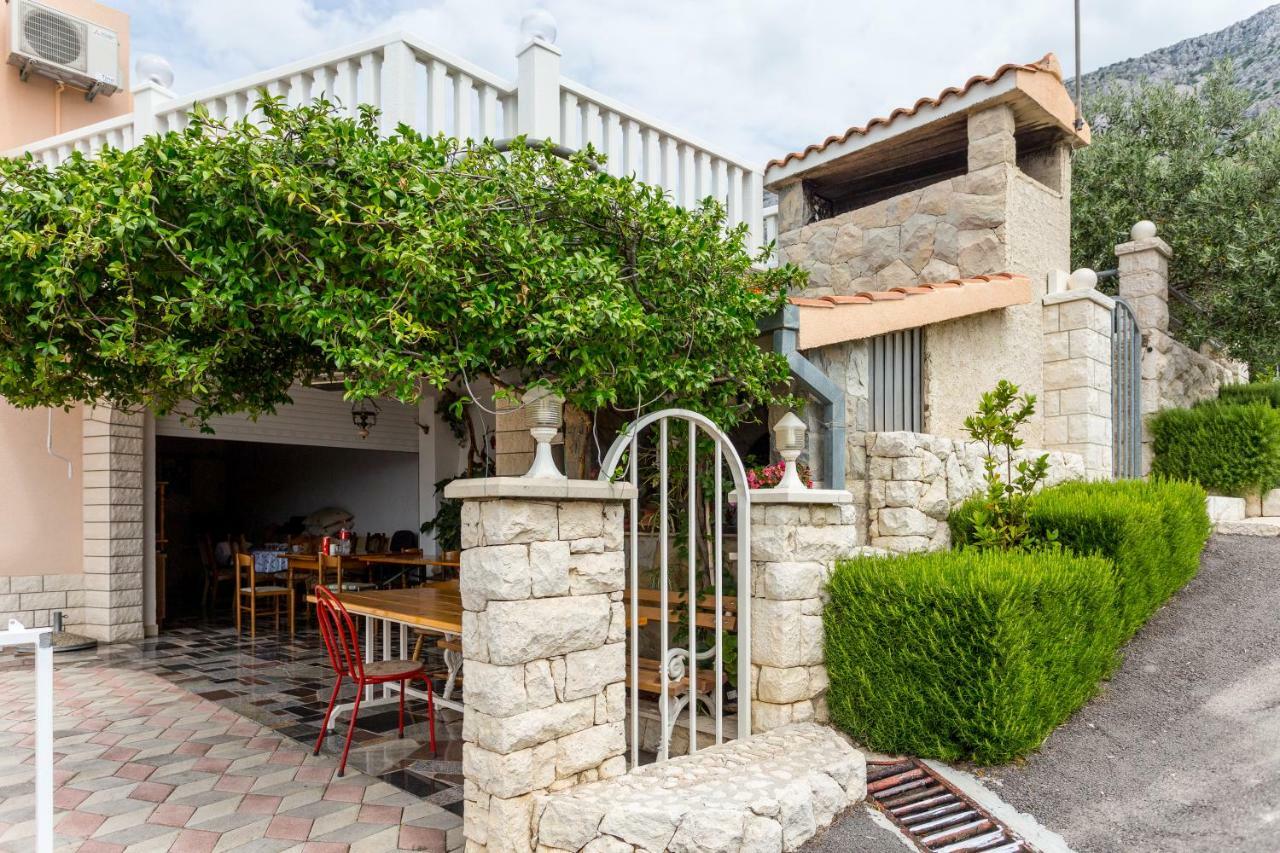 Apartments Iva Brstilo Omiš Exteriér fotografie
